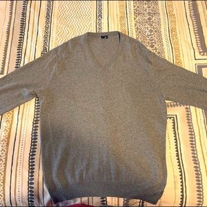 Men's J Crew L gray V-neck sweater